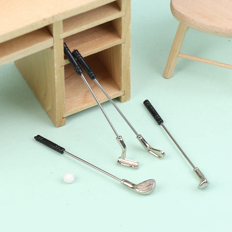 5 sztuk/zestaw Miniaturowe kije golfowe do domku dla lalek w skali 1:12, model golfowy z 4 kijami i 1 piłką, zabawki do zabawy w udawanie