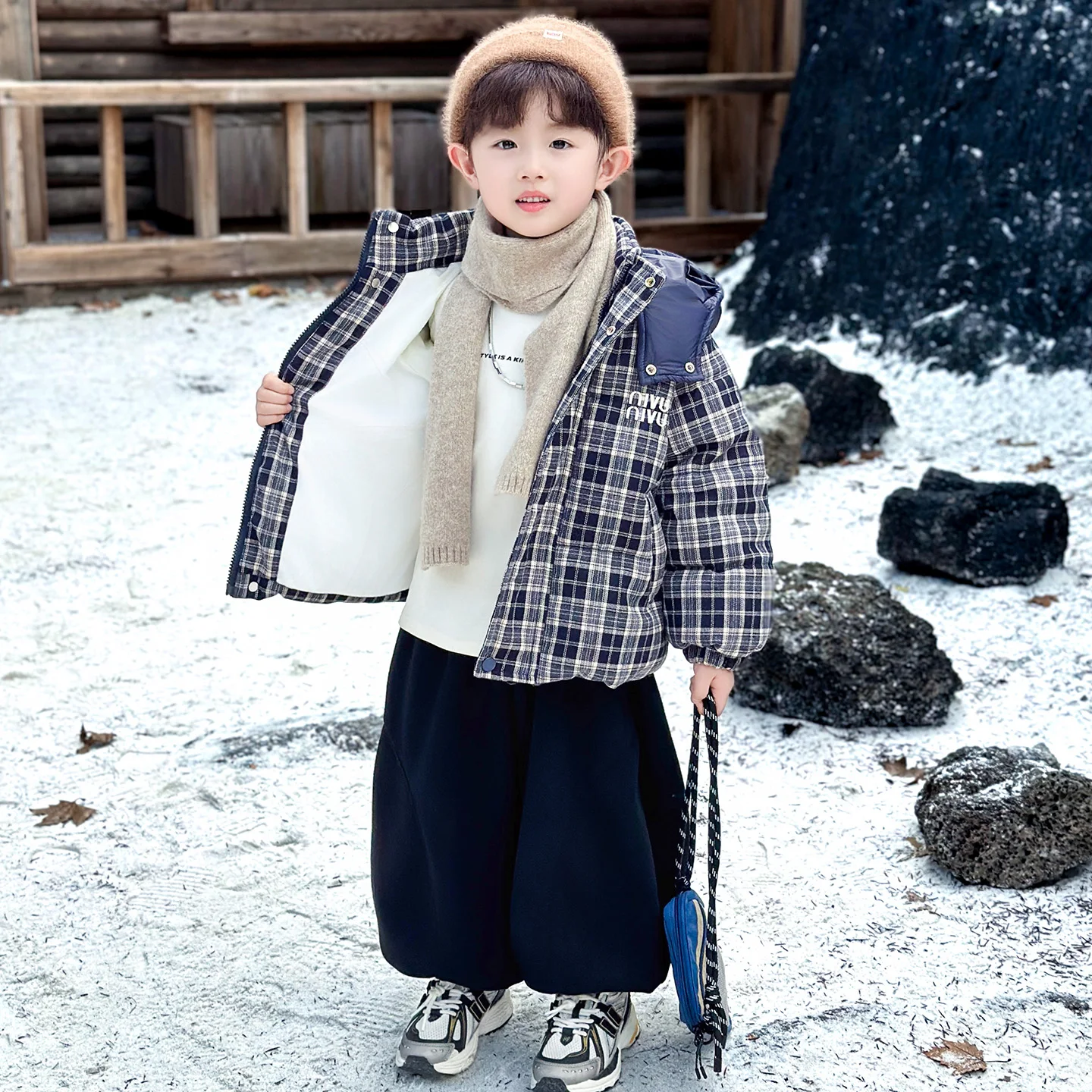 

Зимняя утепленная хлопковая куртка для мальчиков, теплая верхняя одежда для малышей, с капюшоном, водонепроницаемая, с наполнителем из полиэфирного волокна