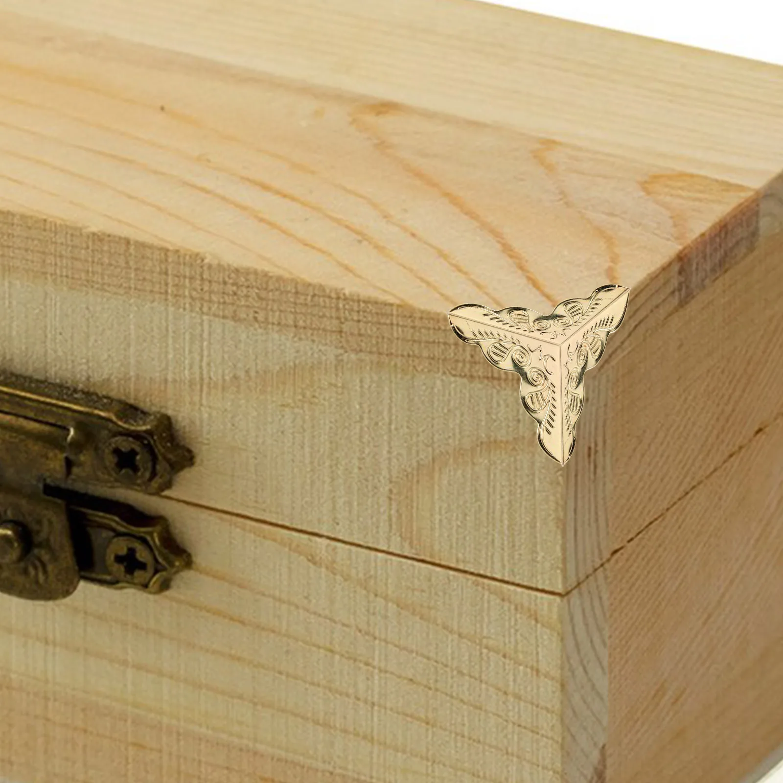 

100pcs Iron Box Corner Protectors Durable Decorative Edge Guards for Wooden Tin Cardboard Boxes Vintage Cabinet Table Stair