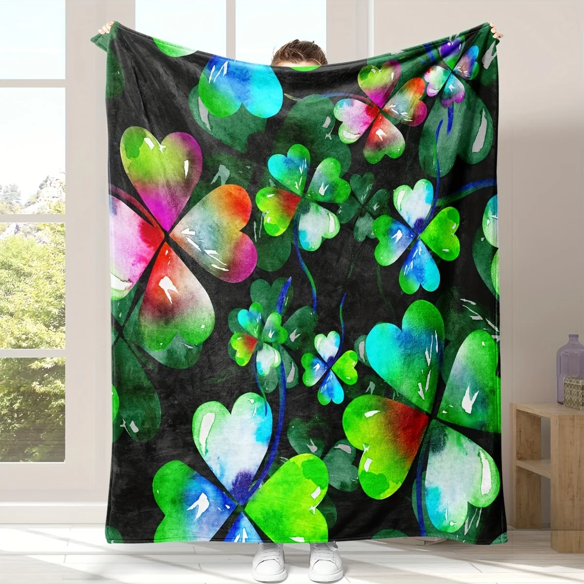

Versatile Clover-Themed Flannel Throw Blanket - Allergy-Friendly, Perfect for Couch, Bed, Office, and Travel - Ideal Gift for Fr