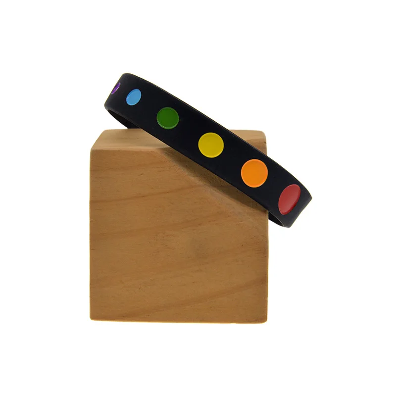 50 Stück Pride-Silikonarmbänder, 1/2 Zoll breit, mehrfarbiges Punktlogo, modischer Armreif, 2 Farben – Detail 9