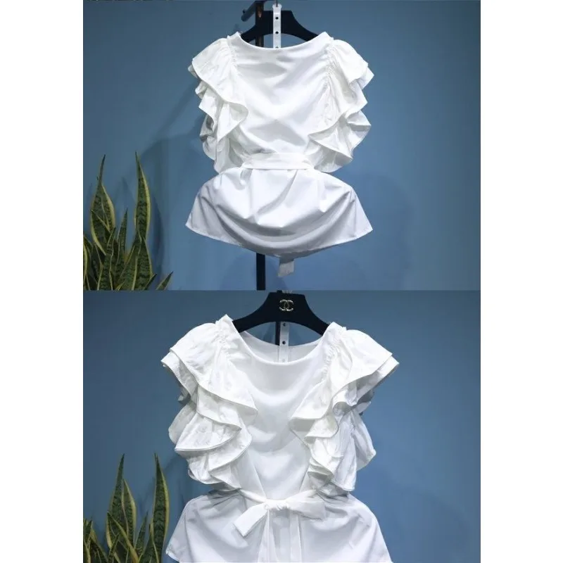 

A Cinched Waist Red Top and Loose Korean-style Shirt A Sleeveless Chiffon Blouse for Women in Summer with Ruffled Edges Bow Ties