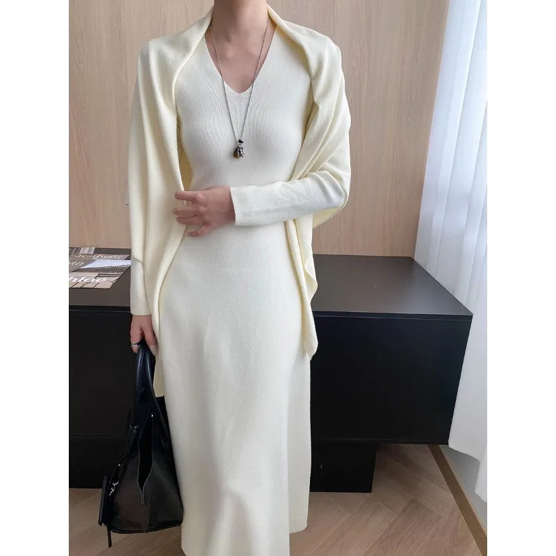 

Женское французское шаль с v-образным вырезом и длинными рукавами, тонкое вязаное длинное платье, модное простое универсальное элегантное серое, черное женское платье-свитер