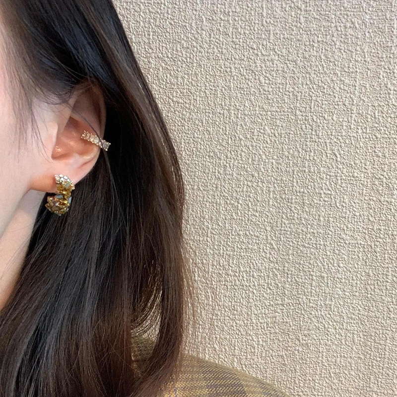 Korean Charm Sparkling Rainbow Crystal Clip on Earrings for Women Small Exquisite Luxurious Fashion Wedding Party Jewelry