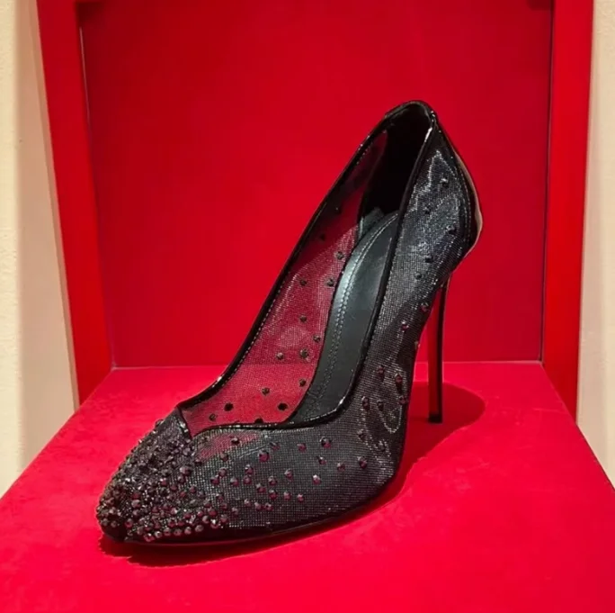 

2025 Spring New Water Diamond Lace Mesh Breathable High Heels, Thin Heels, Sexy Split Toe Single Shoes, Women's Mesh Shoes