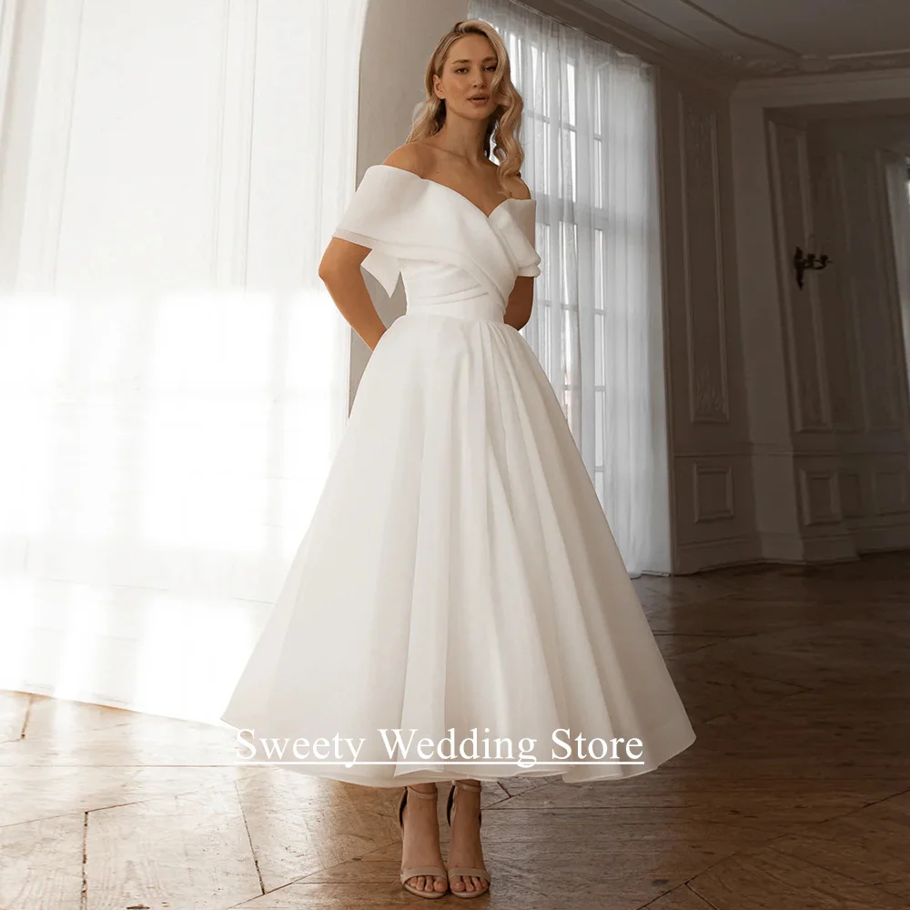 Vestido de casamento curto personalizado fora do ombro com decote em v simples uma linha organza vestido de noiva comprimento chá