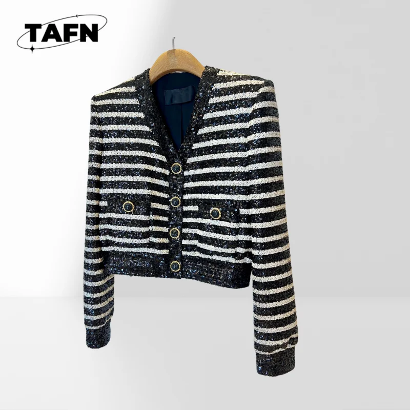 

Women's Retro Chic Cashmere Cardigan – Premium Quality for 2025 Casual Outings Retro Design for Casual Elegance AJ0922