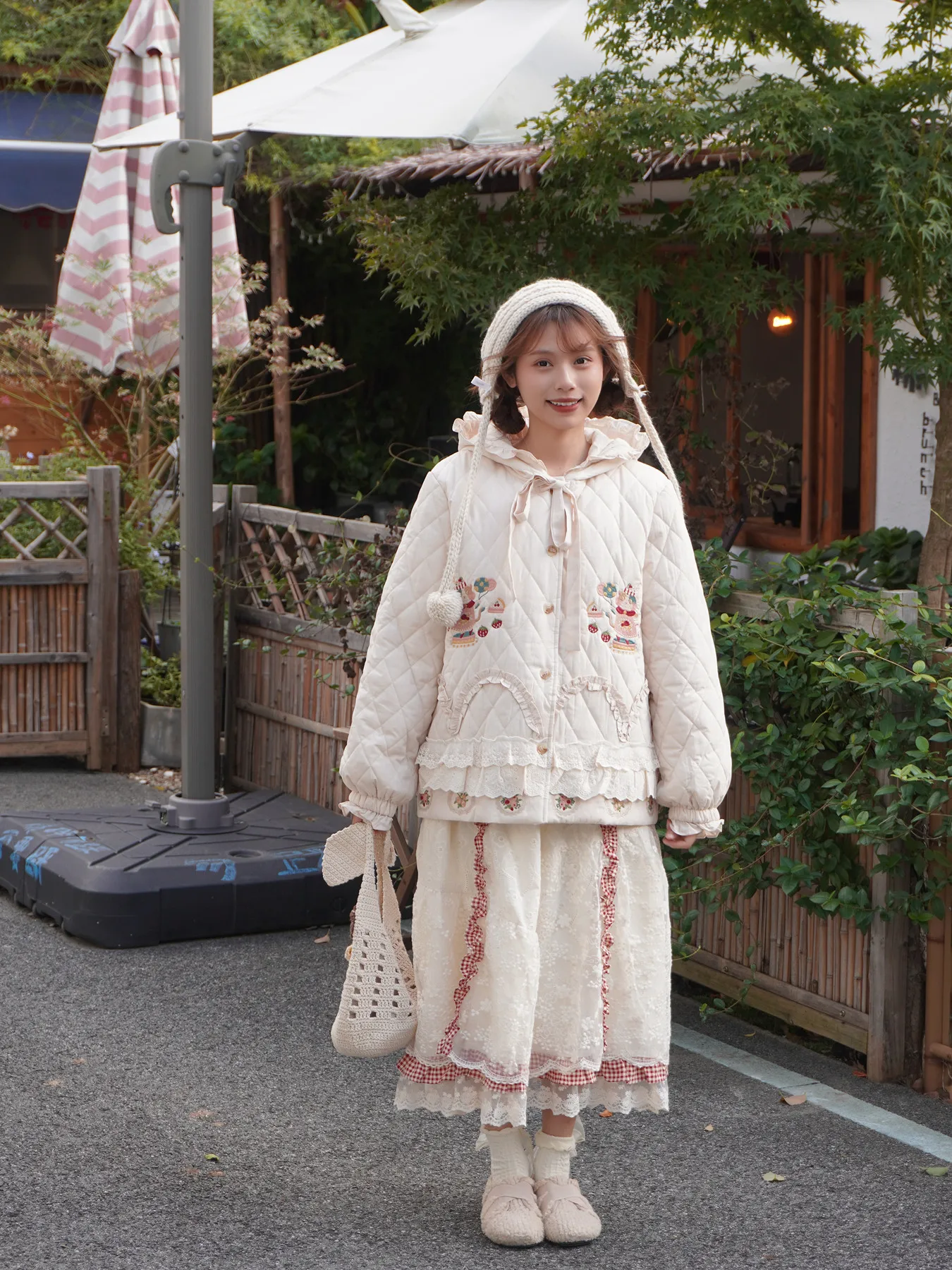 موري بنات الحلو لوليتا سترات قصيرة مقنعين 2025 الشتاء اليابانية فتاة ناعمة لطيف مطرزة الدانتيل حافة سترات دافئة سميكة