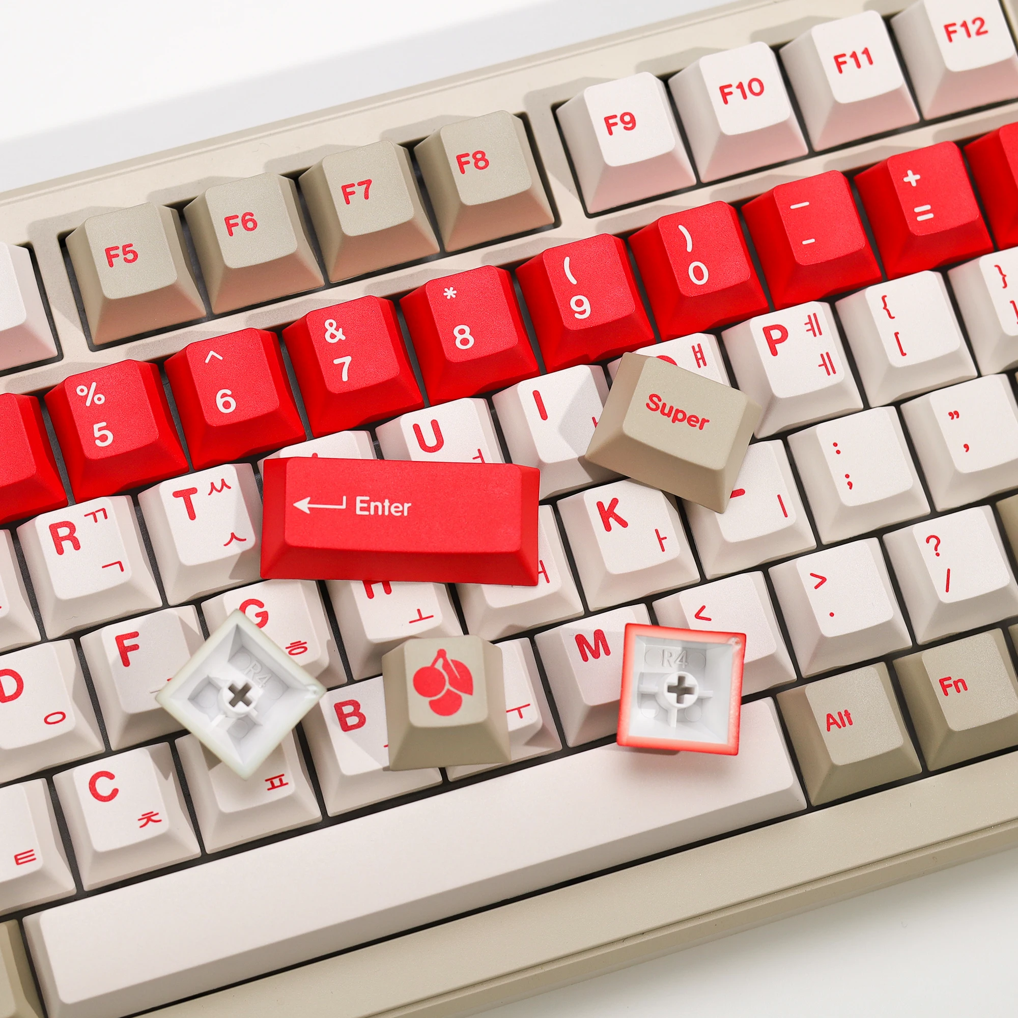 KBDiy GMK Red Alert Keycaps الكورية PBT 143 مفاتيح مجموعة ريترو أليس ISO الكرز الشخصي KeyCap للوحة المفاتيح الميكانيكية المخصصة لتقوم بها بنفسك 60 #5
