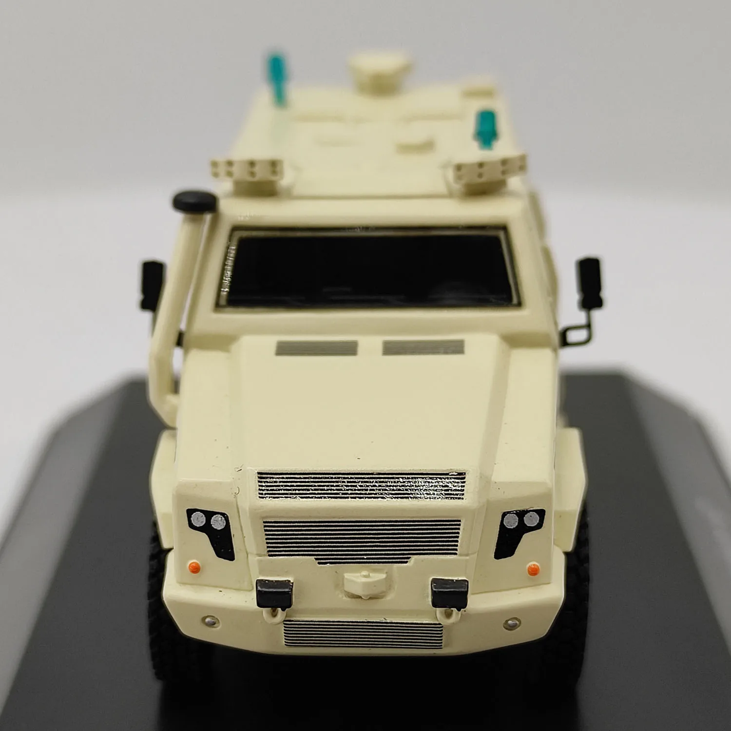 BOS 1:87 เรซินขนาด RMMV Survivor R รถพยาบาลของเล่นรถหุ้มเกราะรุ่นคลาสสิก Nostalgia ผู้ใหญ่ของที่ระลึกของขวัญจอแสดงผลแบบคงที่