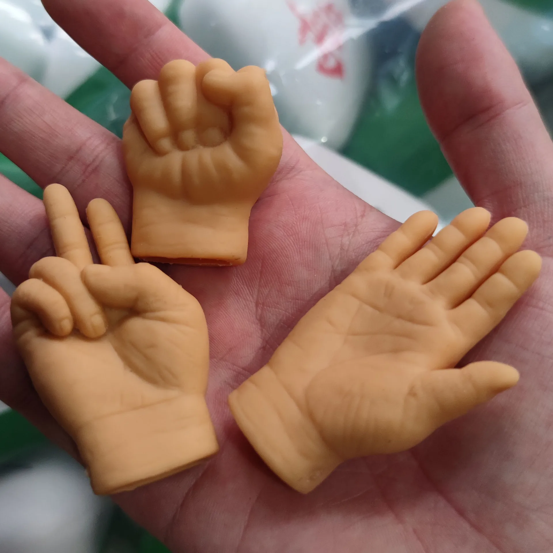 Nuovo Mini gomma morbida TPR Tiktok gatto divertente piccola mano Stretching gomma morbida Stretching simulazione piccola mano divertente trucco divertente