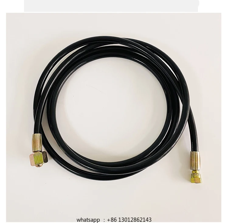 

Труба высокого давления пневмоэтонеевой машины, напрямую подключенная к баллору CO2