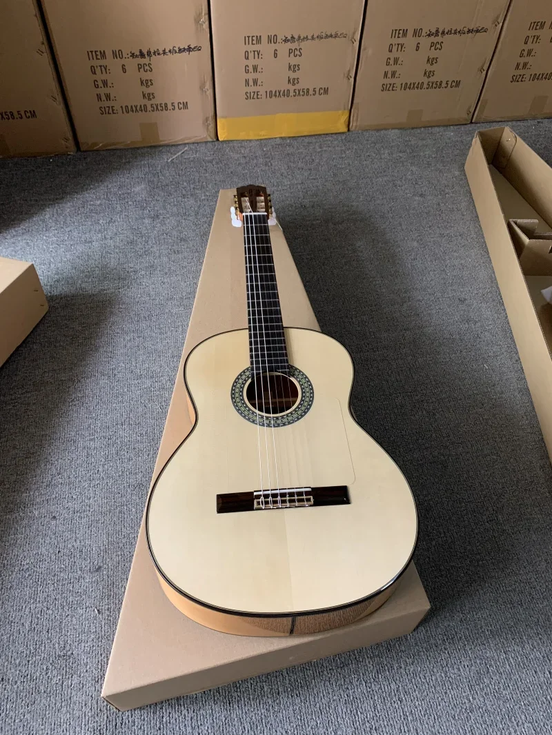 Gitara w skali 650MM Ręcznie robiona 39-calowa akustyczna gitara Flamenco z korpusem z litej śliwki/Aguadze + torba 20mm, gitara klasyczna, nakrętka