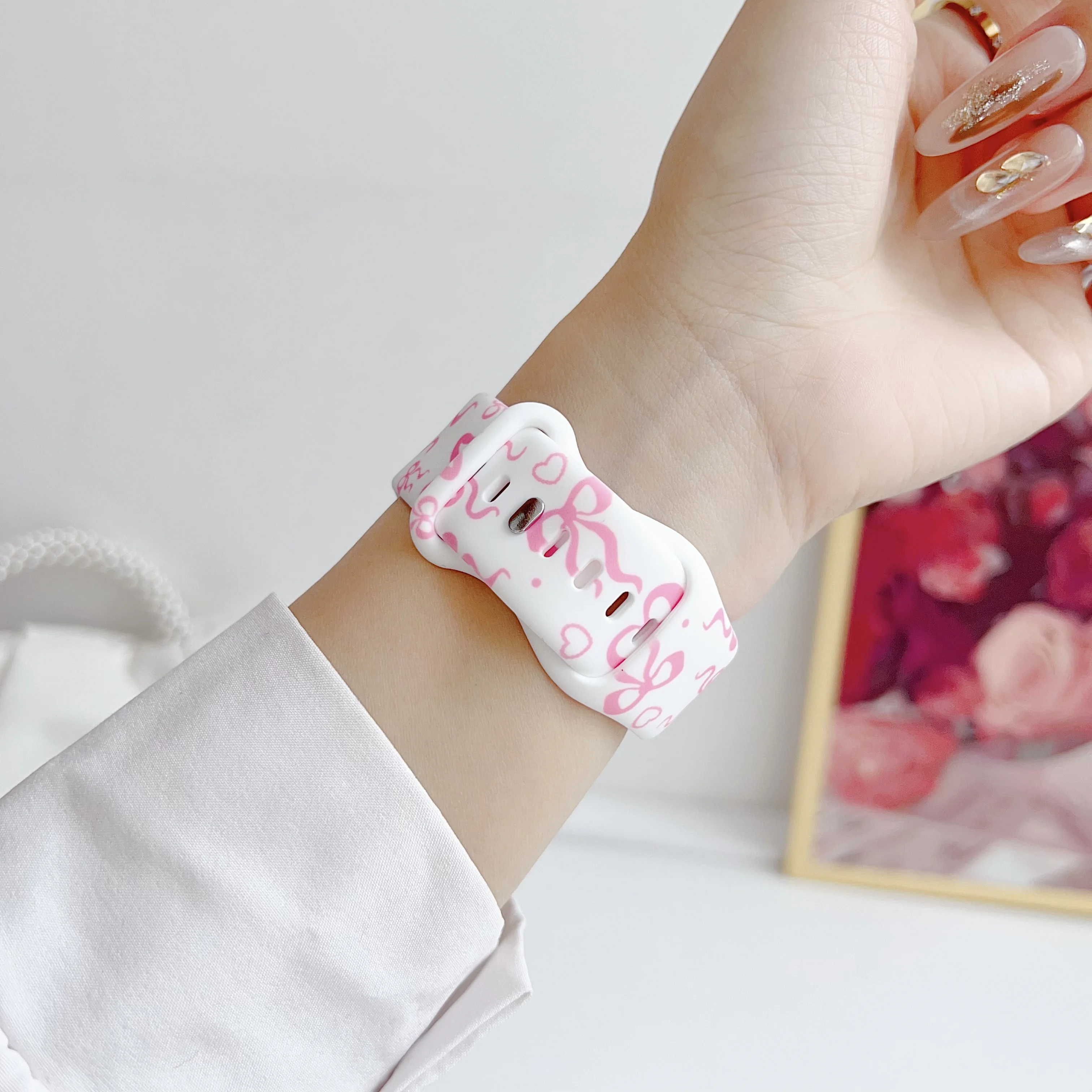Силиконовый ремешок с принтом для Apple Watch Band, браслет с бантом и Iwatch98765SE Ultra40 41 44 45 мм Series10, милые мягкие запястья для девочек