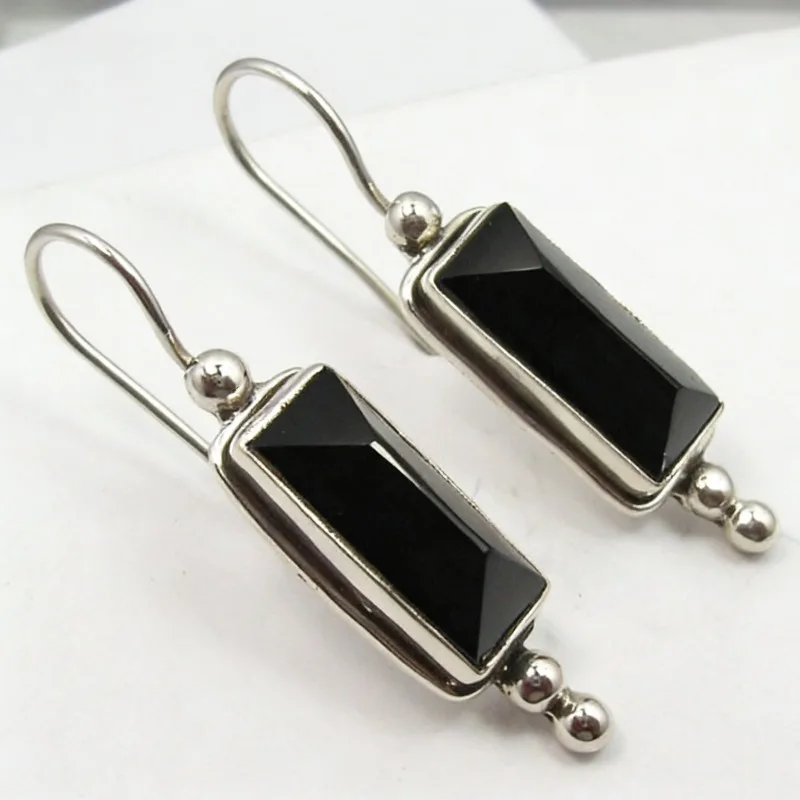 Quadratische Ohrringe im Vintage-Design mit schwarzen Steinen, für Damen, ethnische, handgeschnitzte Metall-Ohrringe, Damenschmuck