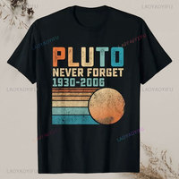 Funny Space Science Men T-Shirt Never Forget Pluto Shirt Retro Style Creative Horror Style Geek Tops  Cotton Male Clothing