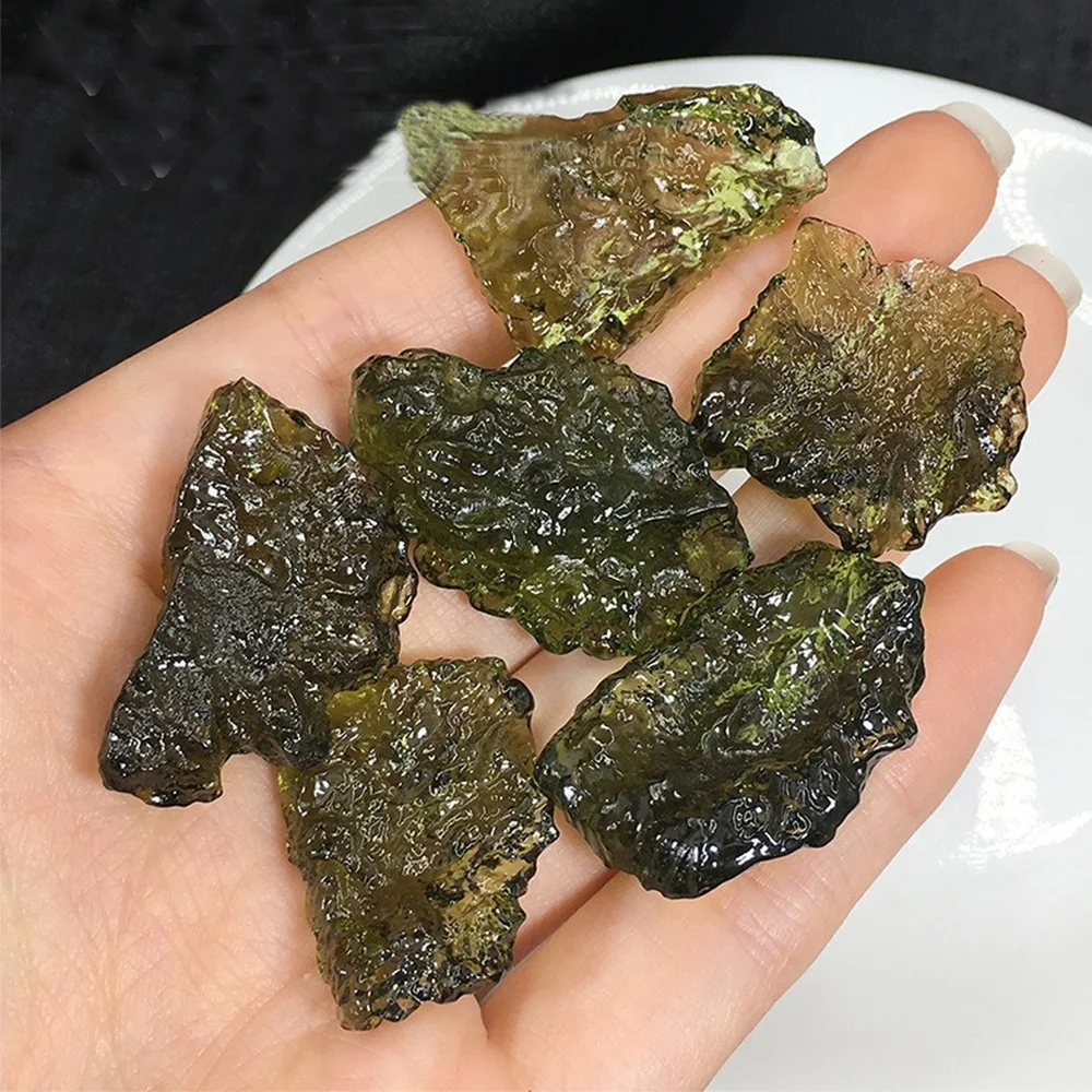 

Green Gem Moldavite Aerolites Artificial Czech Meteorite Impact Irregular Glass Crystal Energy Mineral for DIY Necklace Pendant