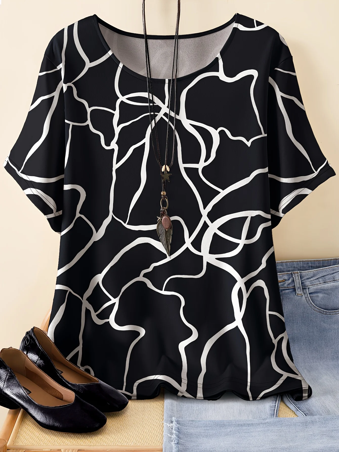 

Summer 2025 New Women Plus Size Elegant Casual Short Sleeved T-shirt Black Women Sports Casual T-shirt Quick Drying Breathable