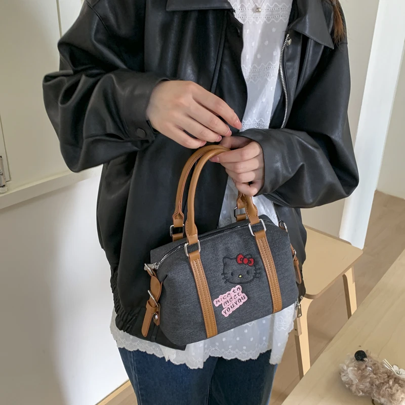 Borsa a tracolla tote a tracolla di design di lusso alla moda in pelle da donna elegante per lo stile di vita chic quotidiano