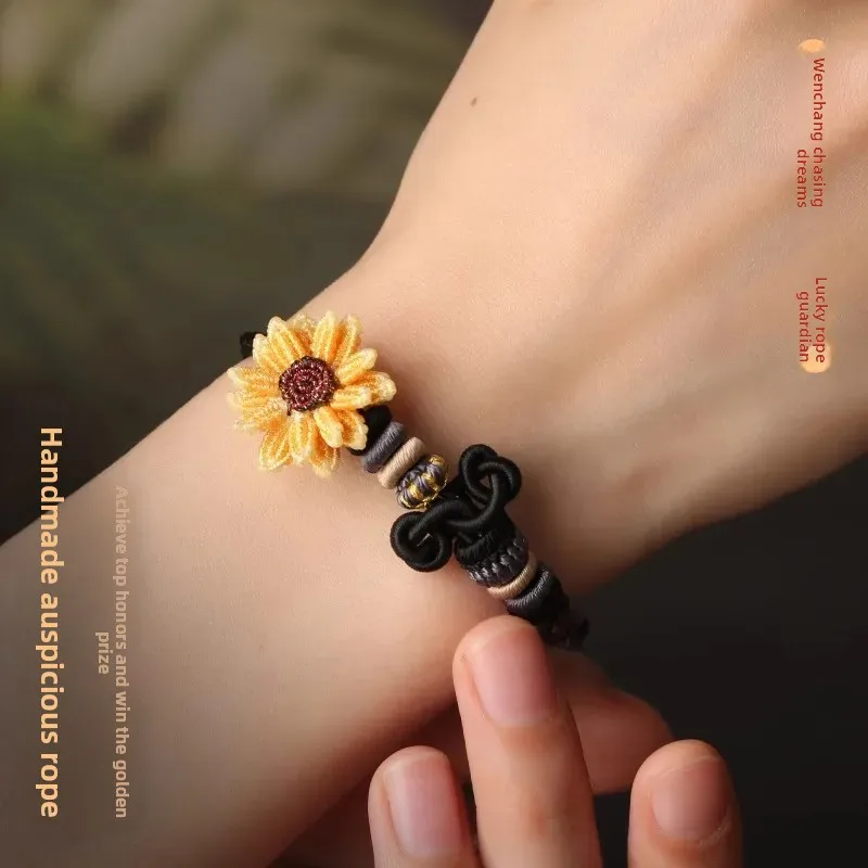 Wins The First Prize in One Fell Swoop Wenchang Knot Ashore Bracelet Hand-woven Bracelet Can Wear Bead To Be No. 1 Red Rope Test