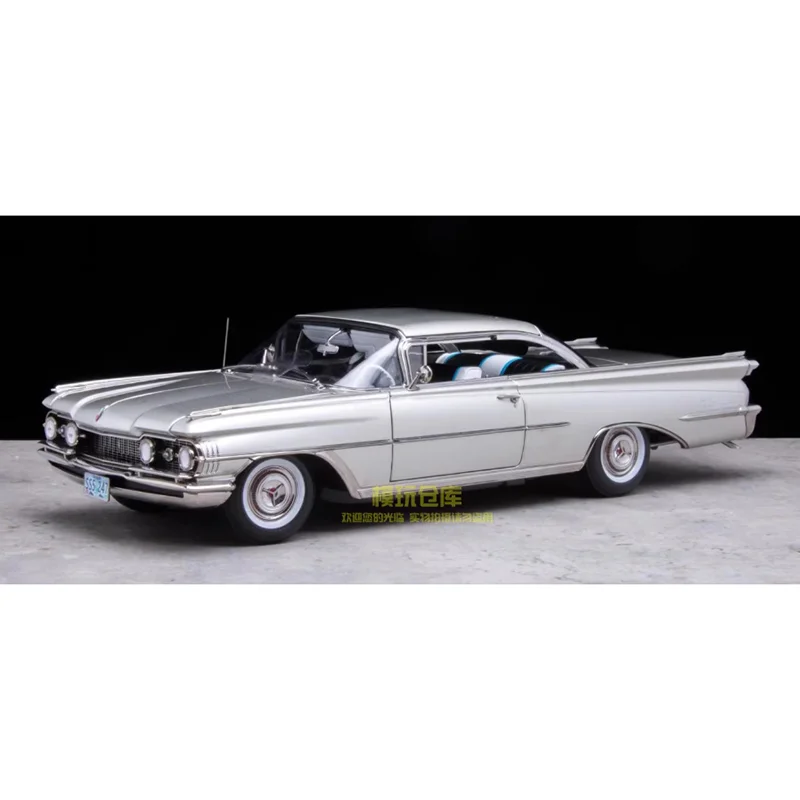 Diecast 1/18 Scale Sun Star 98 Platinum Edition American Sedan Car Model Alloy Model Collection Decorative Display Gift