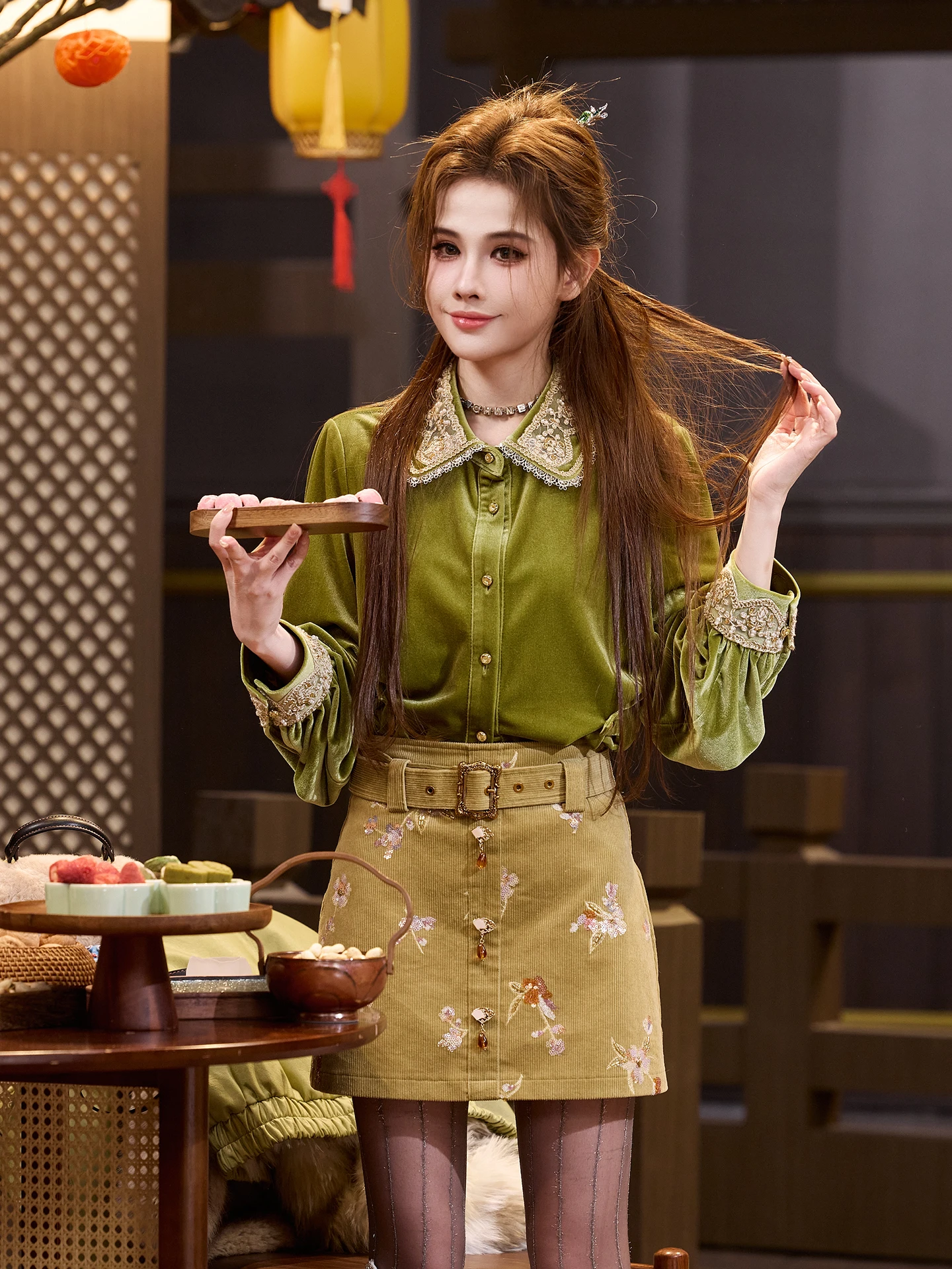 

TUNT Autumn Winter Velvet Lace Trim irt Lantern Sve een Color Luxury Light Velvet Bead Embroidery Women's Faion irt