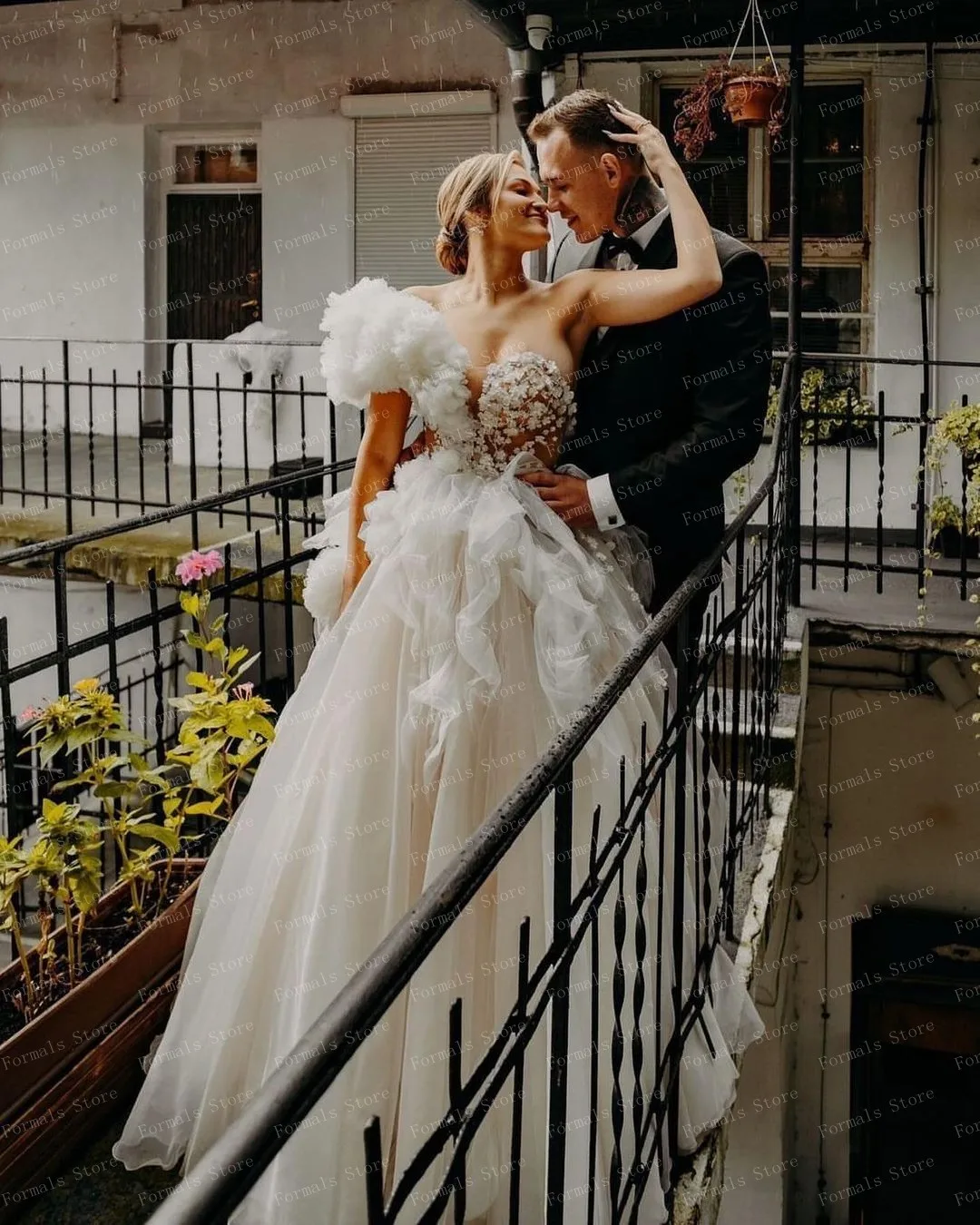 One Shoulder Applique Floral Dress A-line White Wedding Dresses For Women 2023 Bride Floor Length Evening Dress With Train