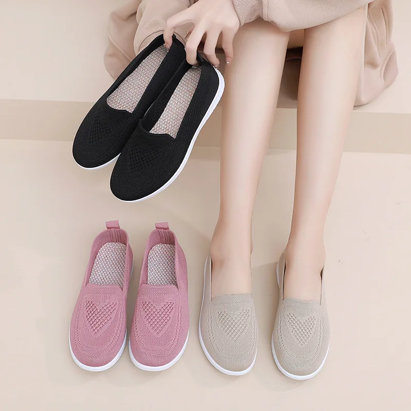 old-beijing-cloth-shoes-women's-one-pedal-middle-aged-and-elderly-mother-breathable-flat-soled-casual-large-size-fly-woven-shoes
