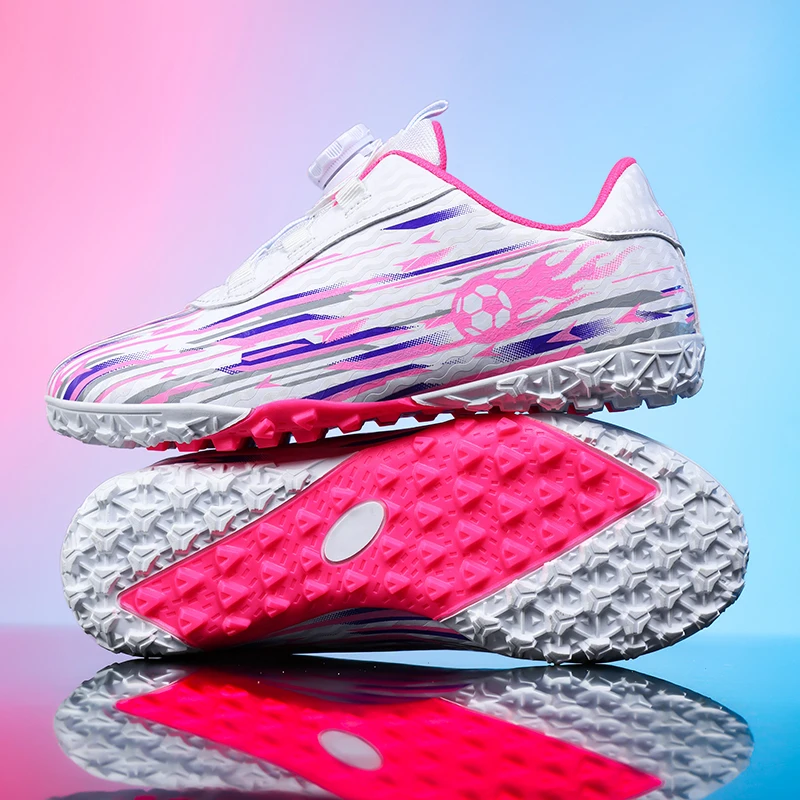 

A pair of children's four-season leather football shoes with studs, wear-resistant football shoes, sizes 28-39，MZ-303-1