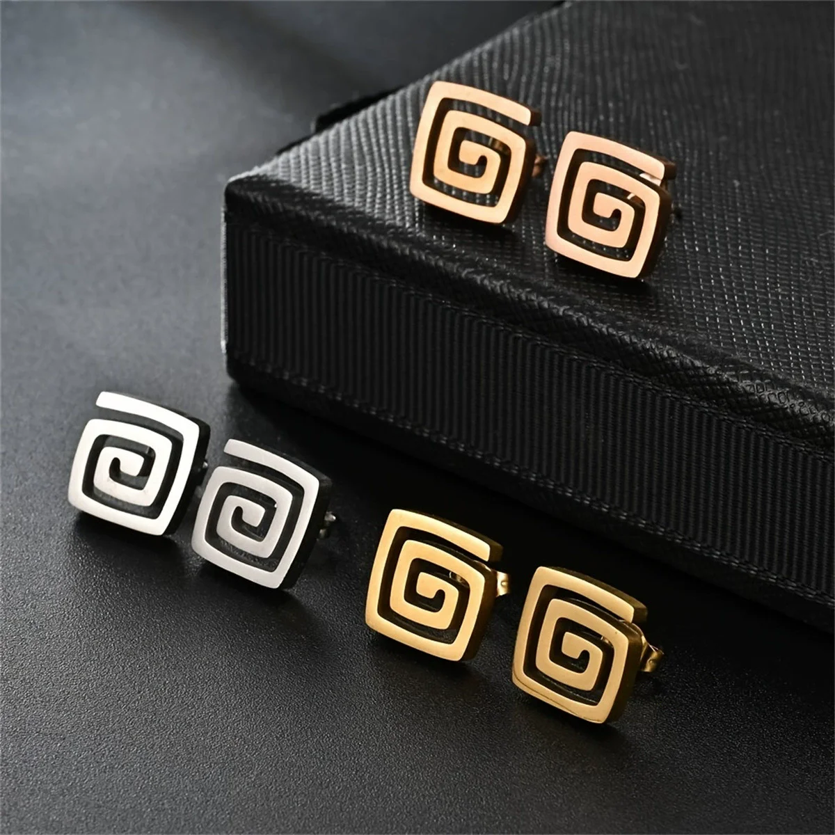 Hot Selling Popular Backflow Earrings Classic Personality Statement Exaggerated Stainless Steel Fashion Jewelry Rotating Square