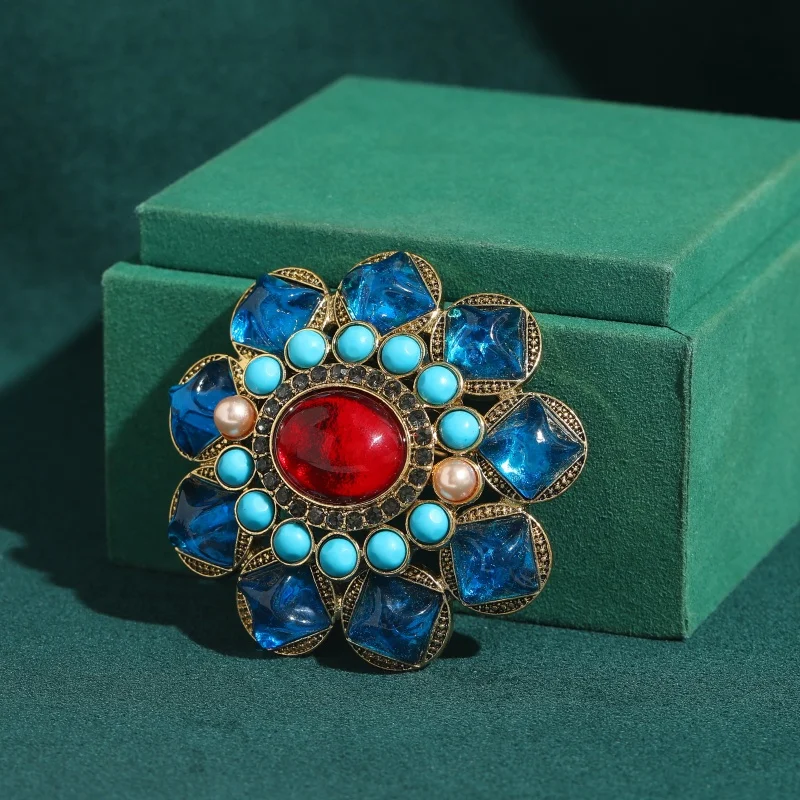 

Vintage Large Flower Blue Crystal Brooches Antique Gold Color For Woman Dress Party Luxury Brand Jewelry New Retro Accessories