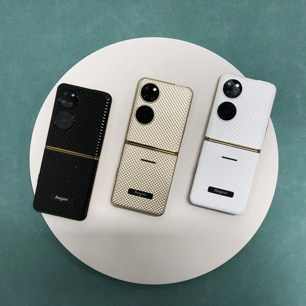 Telefone Flip P21 2.4 Polegadas Quatro Cartões SIM Lanterna LED Voz Mágica Rádio FM Botões Grandes Ultra Fino Telefone Móvel 2G