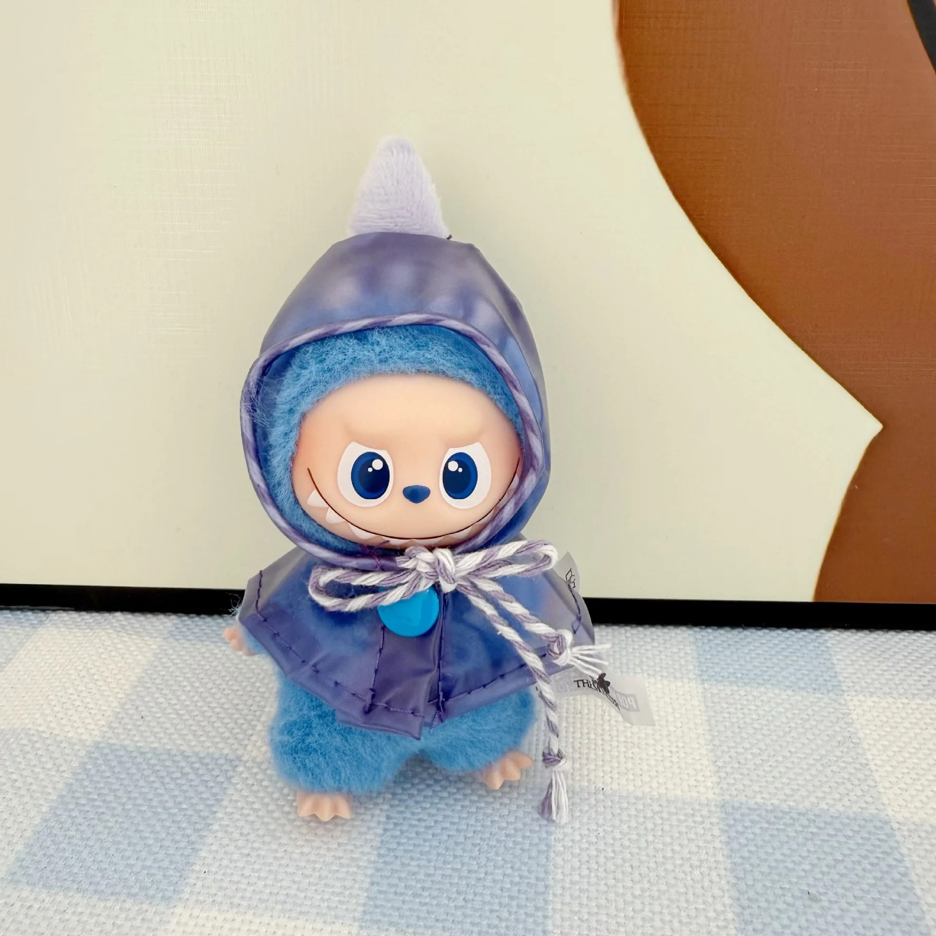 Leuke Mini Regenjas voor 10 cm Labubu V4 Bee Kikker Dier Poncho Regenjas Capuchon voor Kleine Labubu 4.0 Poppen Accessoires Outfit