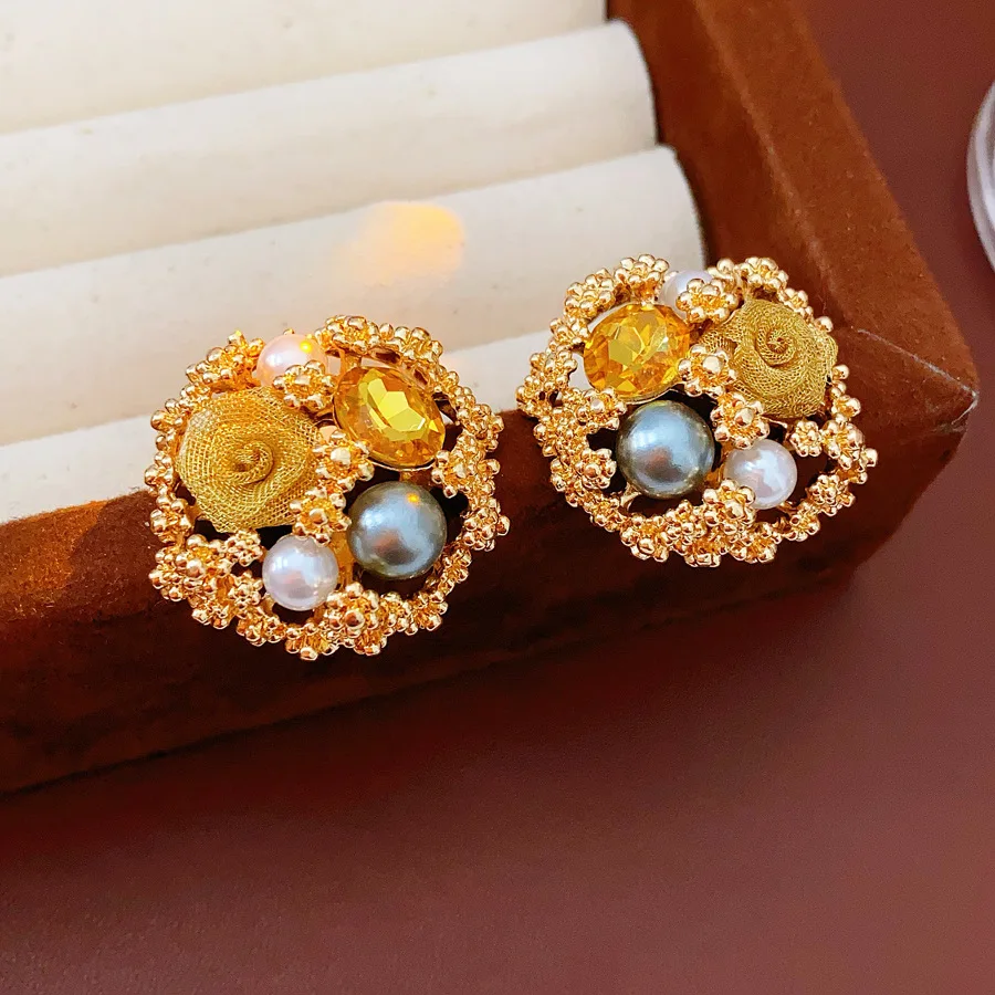 القرون الوسطى خمر الجوف خارج قرط صغير زهري 2026 جديد تقليد اللؤلؤ الأذن ترصيع الراقية الراين مأدبة مجوهرات N1