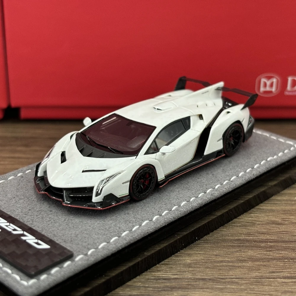 Existencias DMH 1/64 Veneno, modelo de coche de resina de cinco colores en regalo de colección 2025