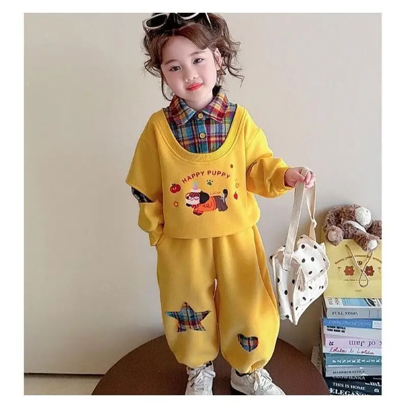 

Детская одежда: Комплект из двух предметов для мальчиков и девочек – толстовка с мультяшным принтом и флисовые брюки. Модный весенний наряд для девочек, новинка 2026 года.