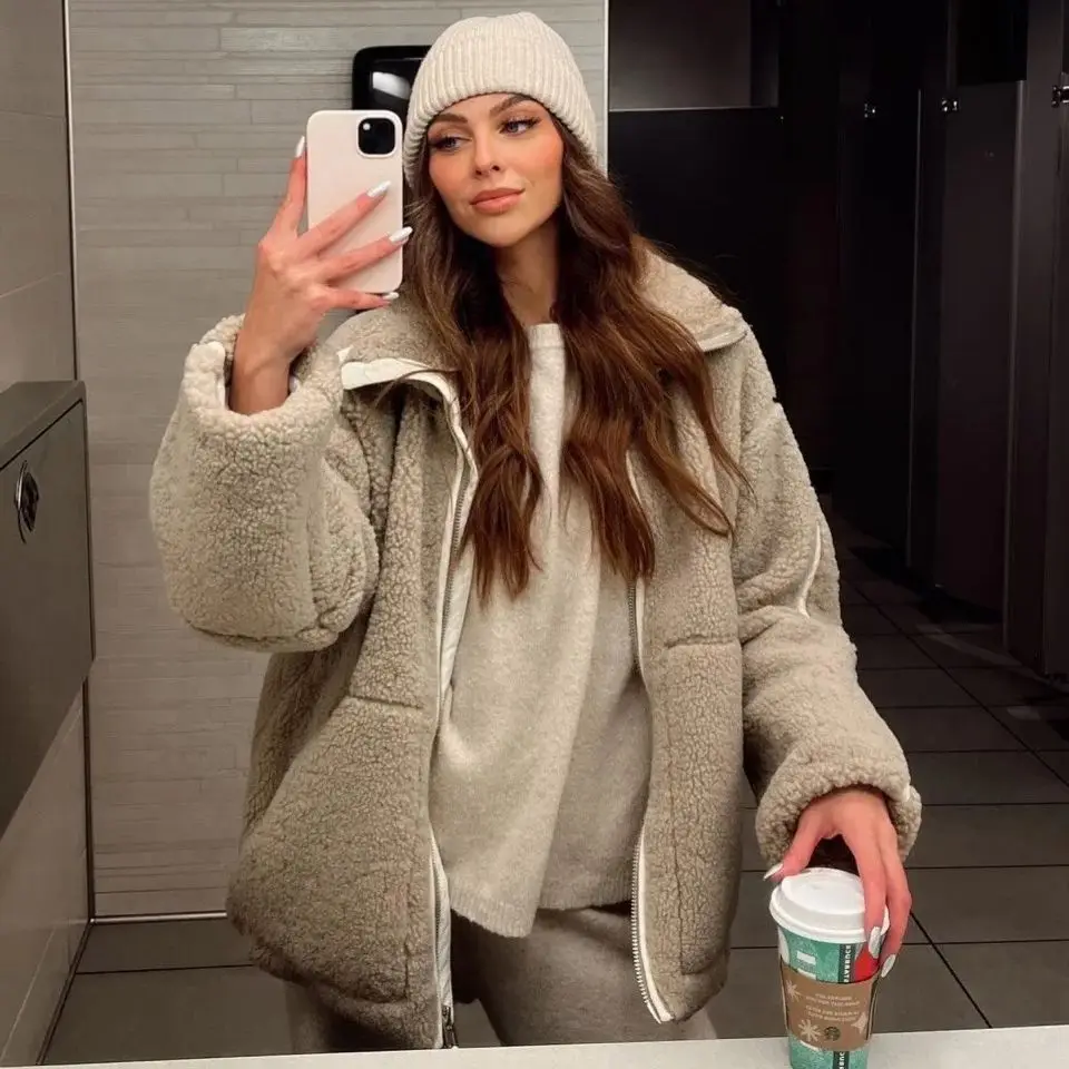 ﻿ เสื้อแจ็คเก็ตผู้หญิงสไตล์วินเทจ รุ่นใหม่ประจำฤดูใบไม้ร่วงปี 2025  ผ้าขนแกะ  ซิป  คอตั้ง  แขนยาว  มีกระเป๋า  แบบลำลอง  เสื้อโค้ทสั้น