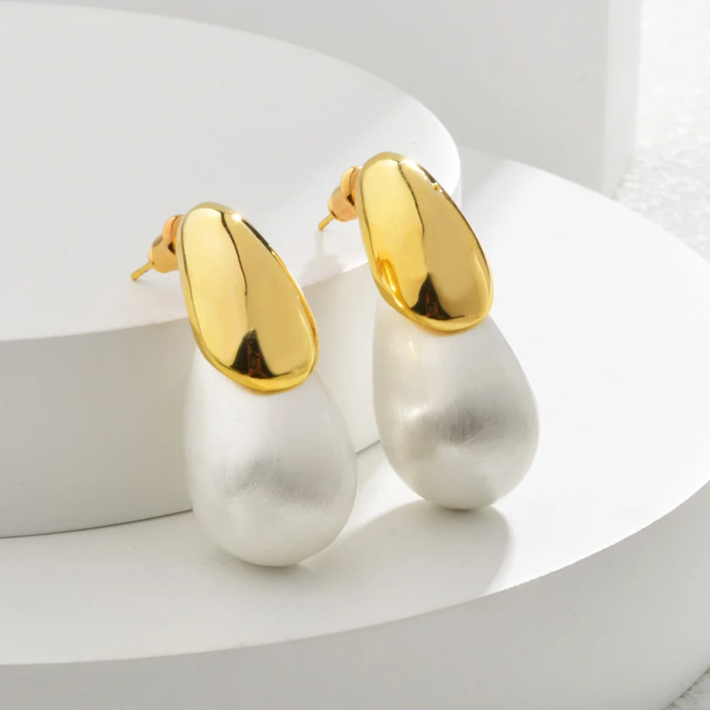 Gold and silver contrasting color metal brushed water drop earrings cold wind earrings simple commuting versatile fashion temper
