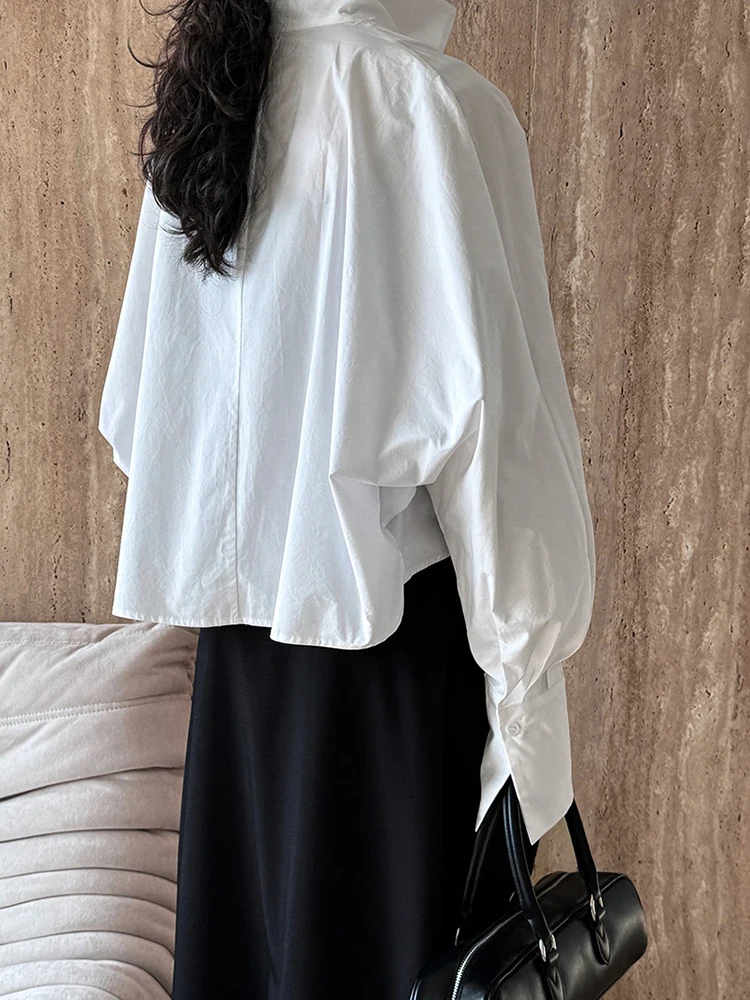 [EAM] Women White Shaped Brief Big Size Elegant Blouse New V-neck Long Sleeve Shirt Fashion Tide Spring Autumn 2024 1DH4759