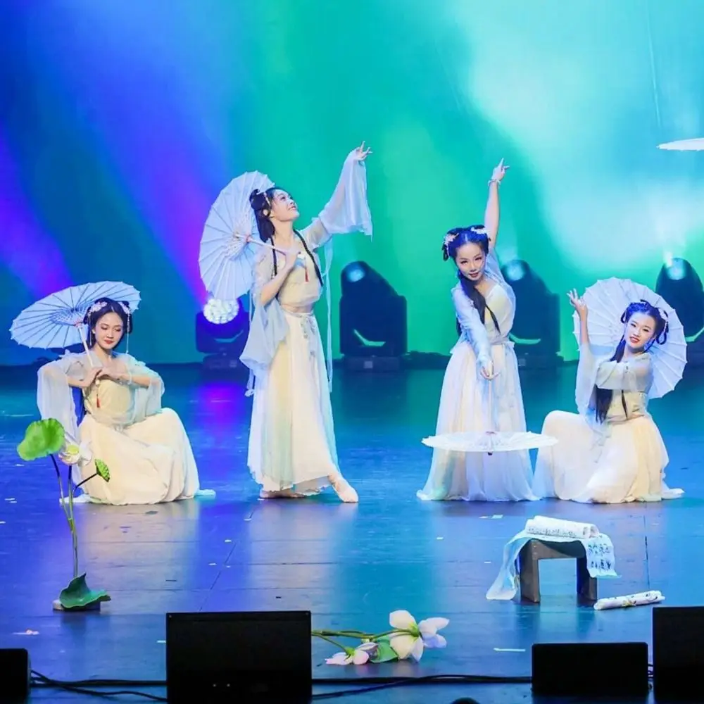 

56 см зонтик с веером из шелковой ткани и кисточкой, косплей Hanfu, масляный бумажный зонт в китайском античном стиле, 10 цветов