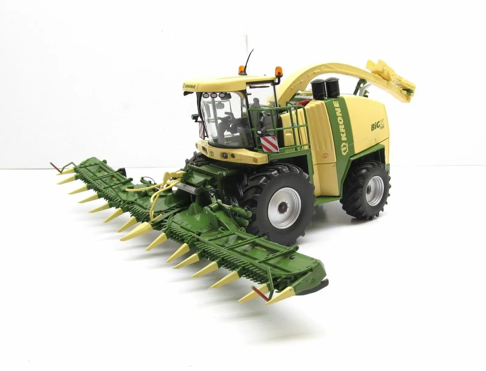 601352 High Detailed KRONE BIG X1100 Forage Harvester 1/32 Scale New in Box