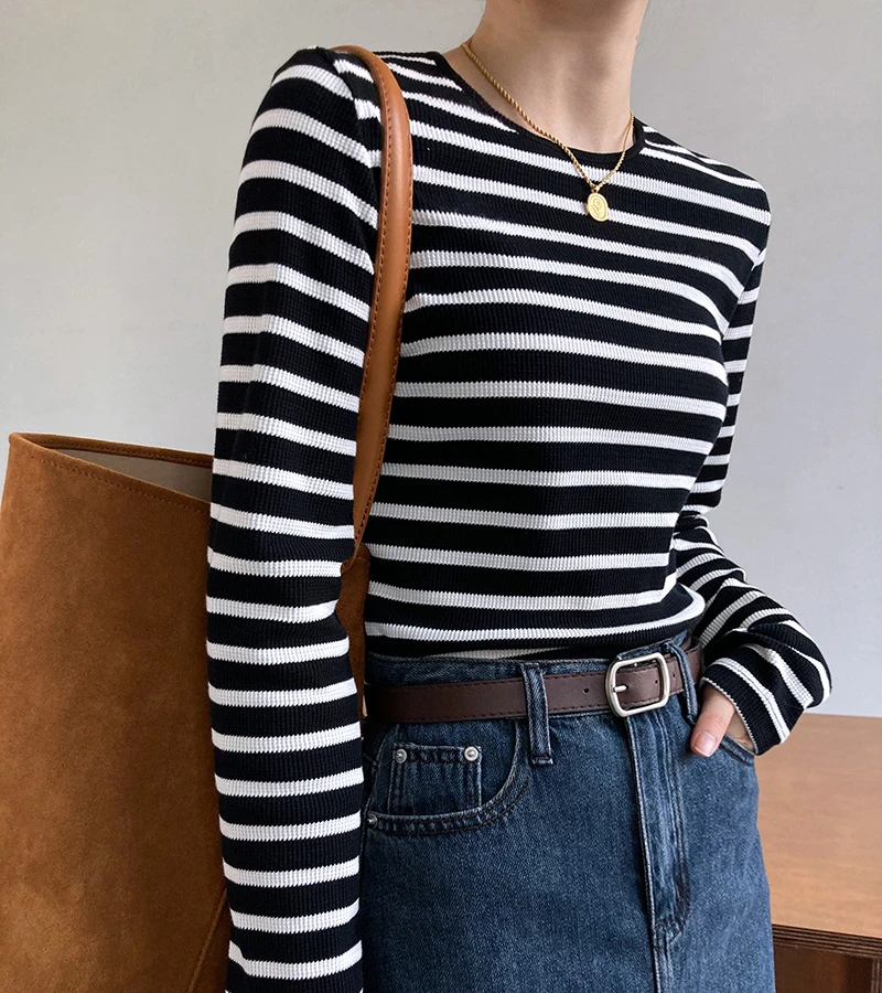 

2023 Spring New Striped Long-sleeved T-shirt Women's Slim Fit and Thin Waffle Bottoming Shirt Top Harajuku Women Clothes