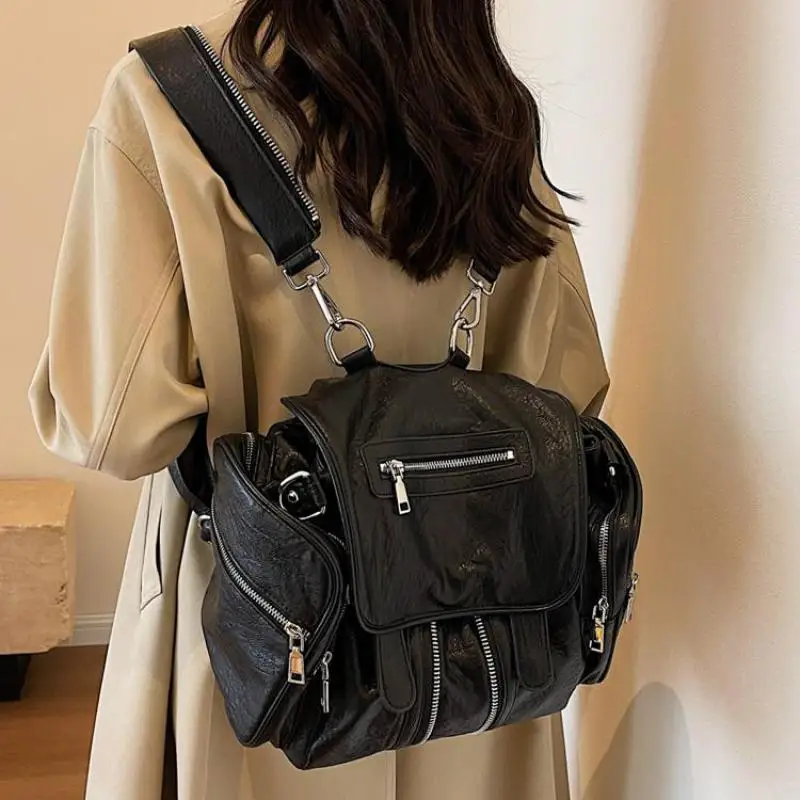 European And American Fashion Motorcycle High-capacity Backpack With High-quality Genuine Leather, Simple And Versatile Backpack