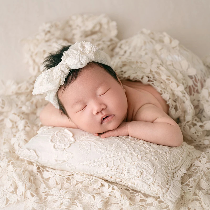 Newborn Photography Props Set Bear Doll Lace Hollow Knitted Flower Blanket Bow Headband Studio Baby Documentary Style Photo Prop