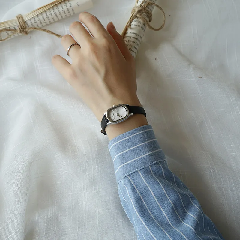 

Женские часы, корейский стиль, простой дизайн, тонкий ремешок, маленький и элегантный, с маленьким циферблатом, подходят для студенток.