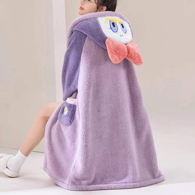 

Disney cartoon animation Donald Duck autumn and winter new cute coral fleece long hooded nightgown outside loungewear