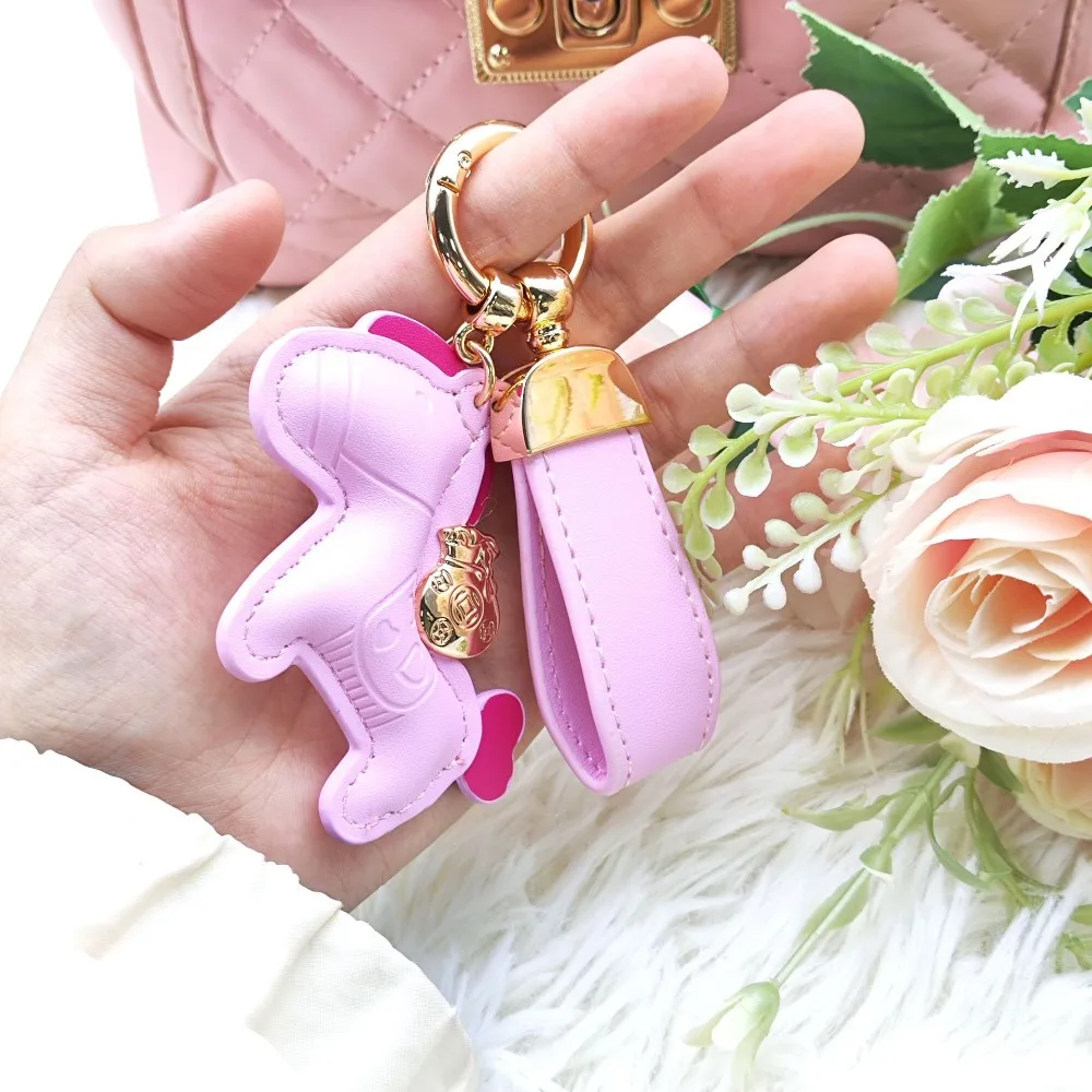 Llavero de cuerda de cuero de lujo con diseño de pony de dibujos animados, bonito y moderno, pequeño colgante para llavero de coche, regalo exquisito, color sólido