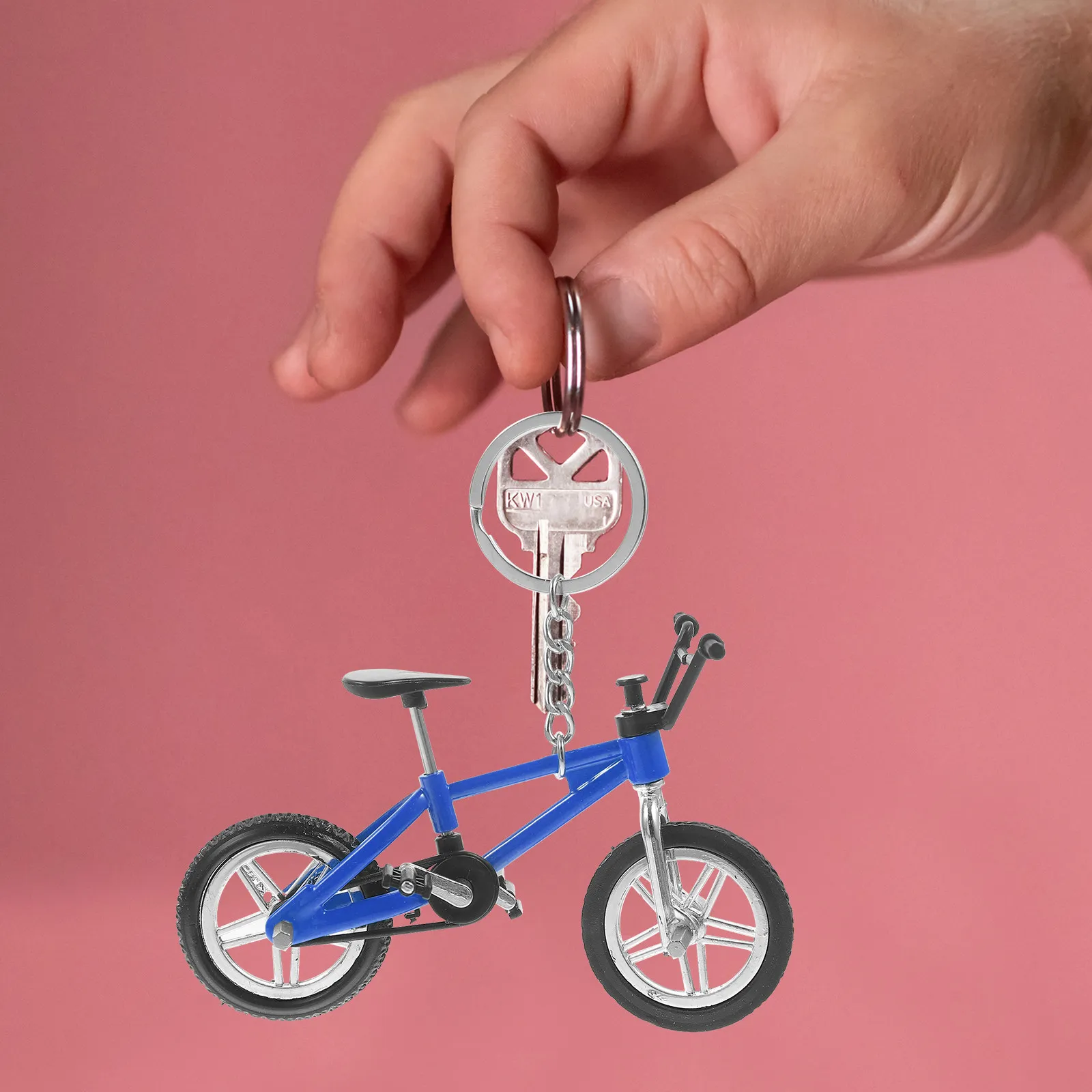 

Набор из 4 брелоков-подвесок в виде велосипедов, имитация велосипедов из сплава, реалистичные модели, подарок для велосипедистов