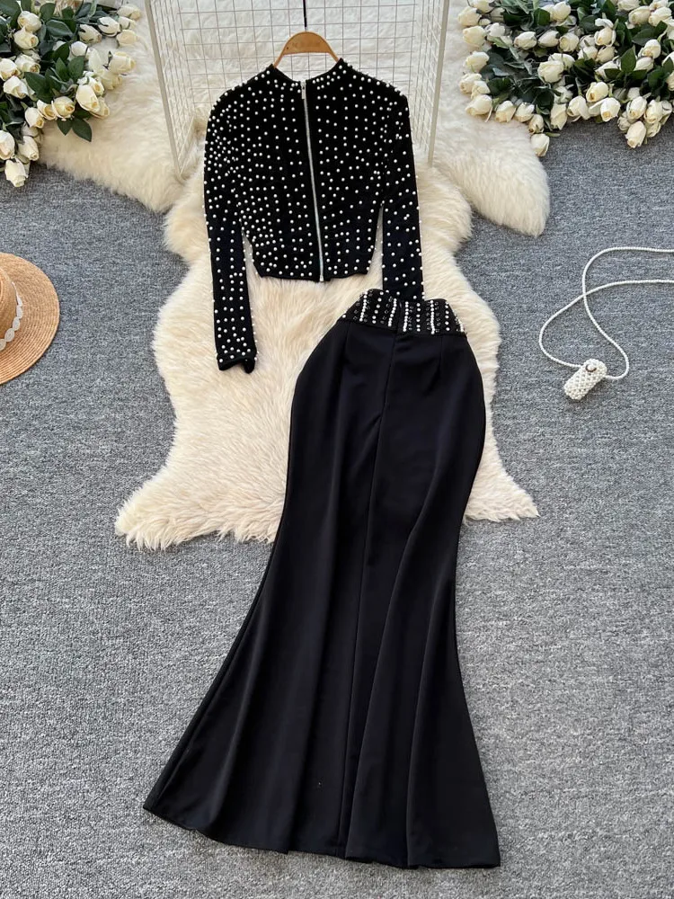 Conjunto E de Cseta de Manga Longa e Saia de Cintura Alta Moda Fena Top Slim Fit com Detalhes em Diamante e Sai...