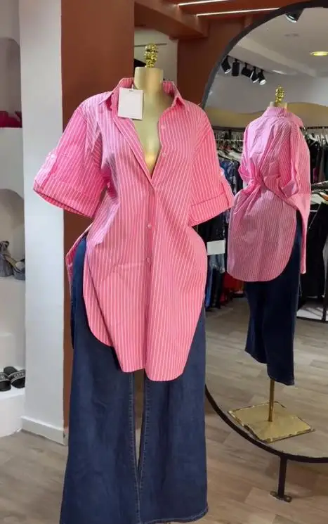 بلوزة حريمي 2025 لربيع وصيف موضة جديدة مخططة مطبوعة بياقة مقلوبة واحدة الصدر وأكمام قصيرة قميص متوسط الطول #3